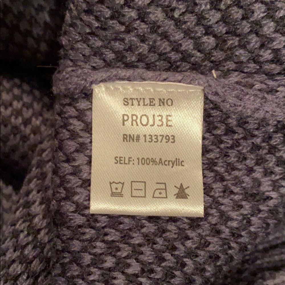 Soft Star Sweater - Picture 7 of 7